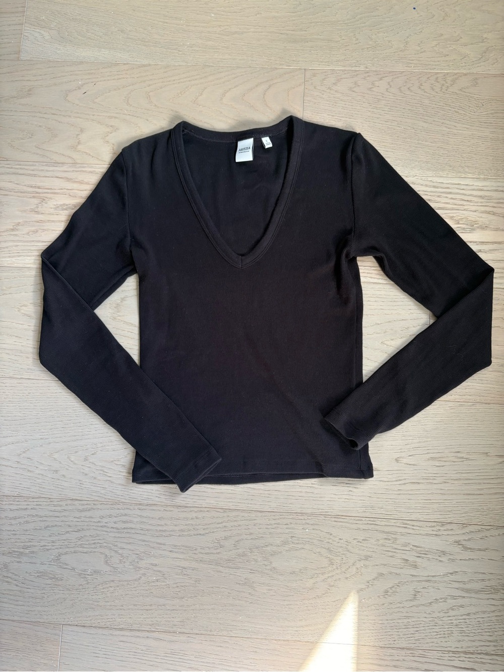 Aritzia Drift Tee